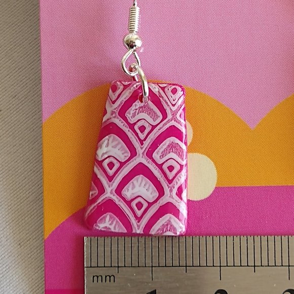 Handmade pink and white polymer clay earrings. Boucles d'oreilles fait à la main - Picture 6 of 6